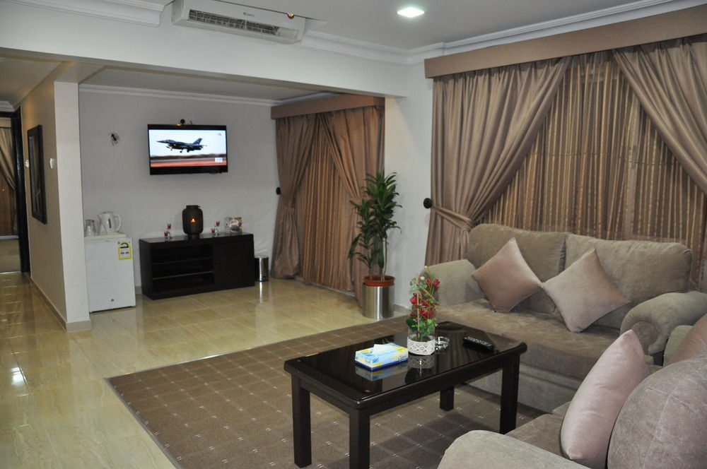 Oyo 411 Moon Hotel Dammam Exterior photo