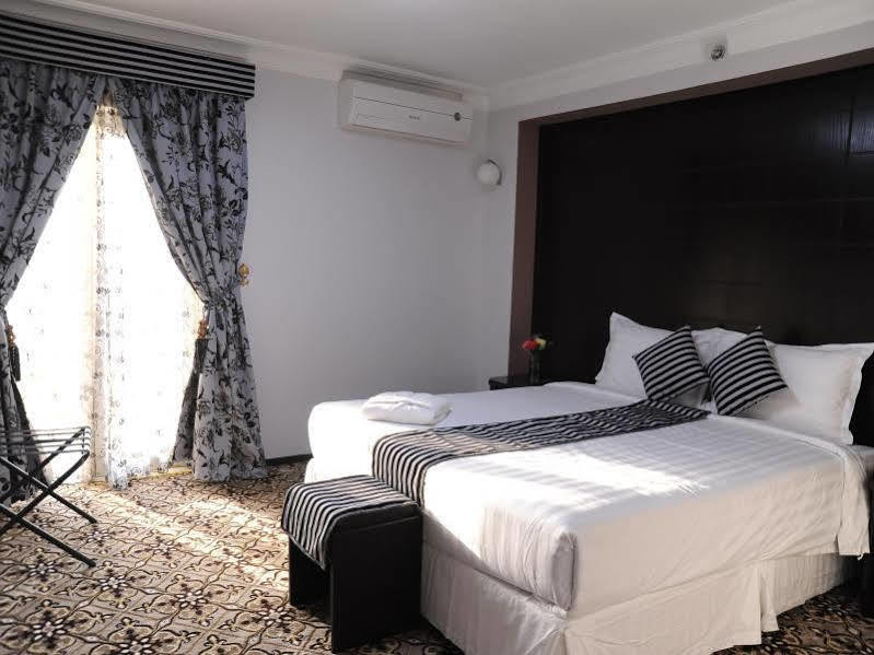 Oyo 411 Moon Hotel Dammam Exterior photo